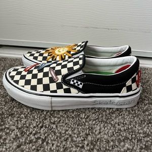 vans x skateistan classic slip-on